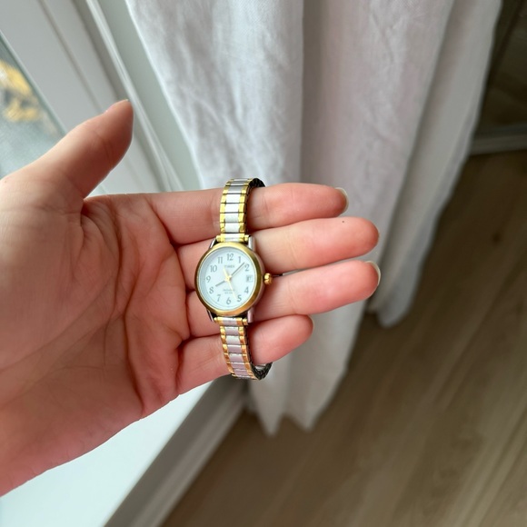 Vintage two-toned Timex stretch watch - Picture 2 of 3